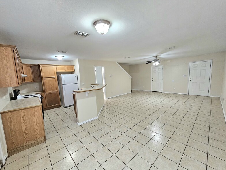 Building Photo - 3606 N Arroyo Park Ln