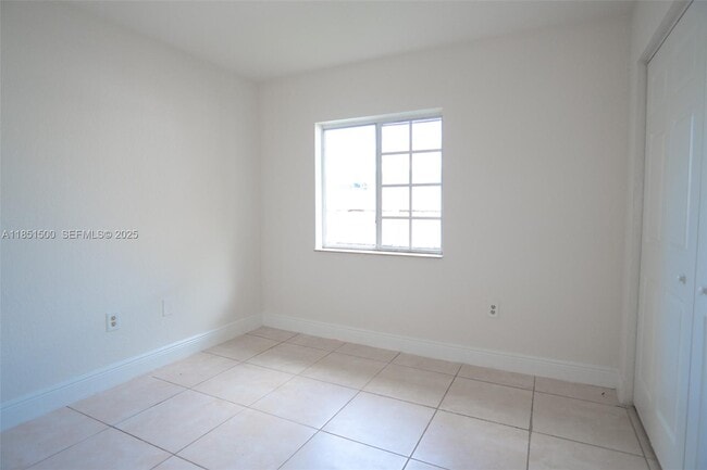 Building Photo - 15650 NW 39th Ct