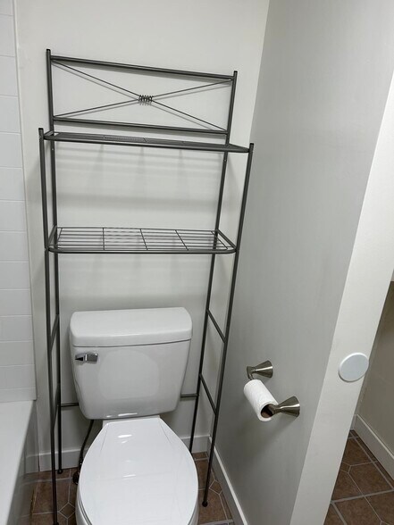 Full bath - 2317 Moir St NE