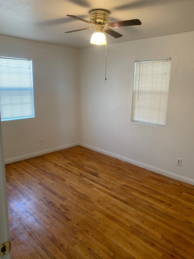 Building Photo - 1804 Wainwright Dr
