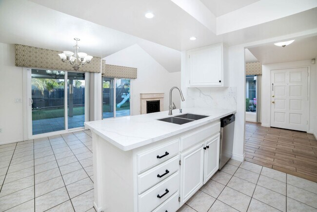 Building Photo - Your Perfect Single-Story Rancho Cucamonga...