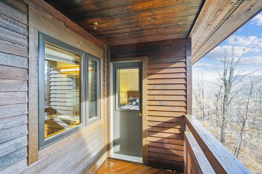 Building Photo - 180 High Ridge Rd