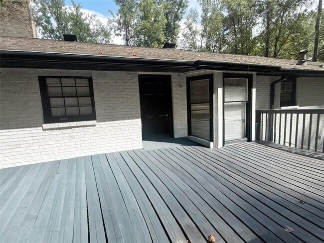 Building Photo - 3311 Spain Rd