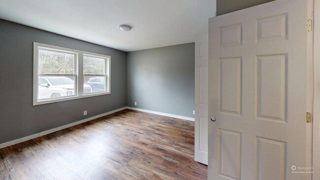 Building Photo - Beautifully maintained single-level ranch home in South Barre