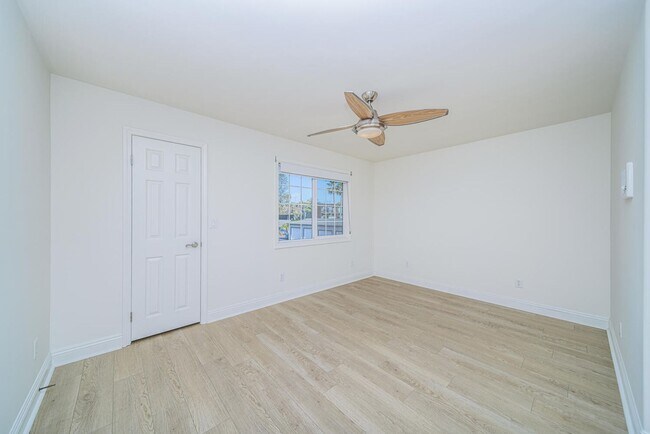 Building Photo - Bright 3BD/2BA Upper Condo in Oceanside with Balcony, Community Pool & Tennis Courts