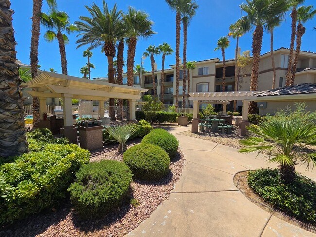 Building Photo - 7163 S Durango Dr