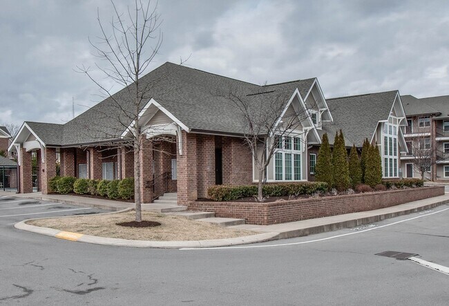 Building Photo - 816 Hillview Heights