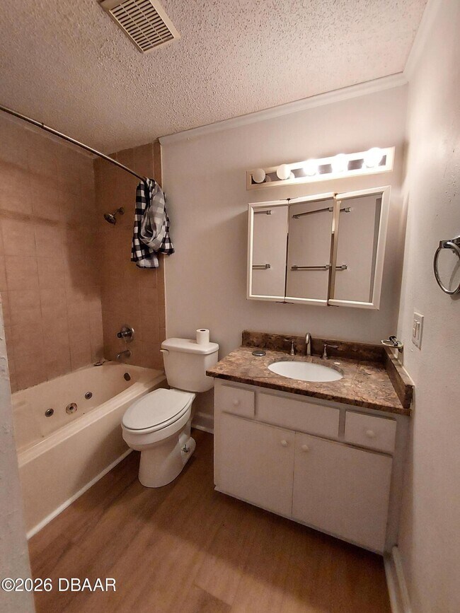 Building Photo - 55 Vining Ct