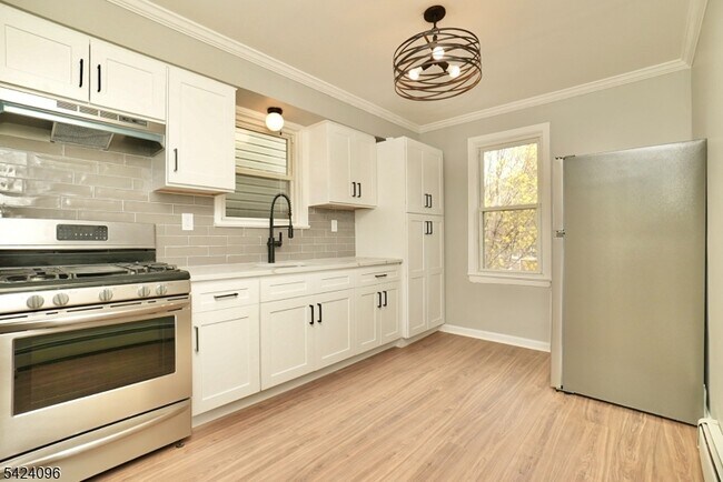 Building Photo - 111 Willow St