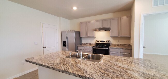 Building Photo - 3-Bedroom, 2.-Bathroom in Squires Grove/Winter Haven