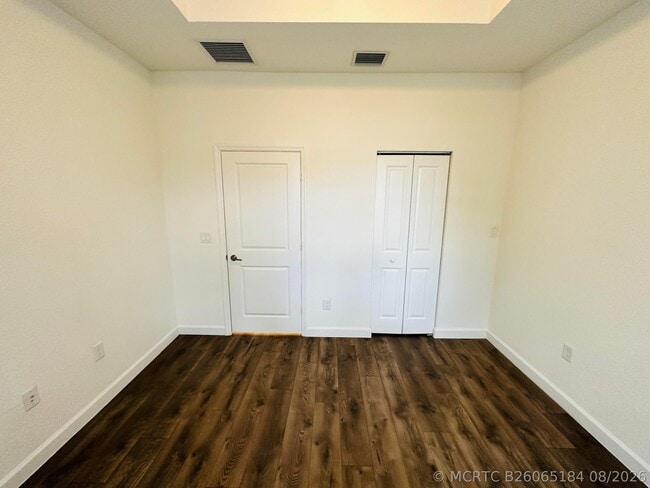 Building Photo - 346 NE 208th Terrace