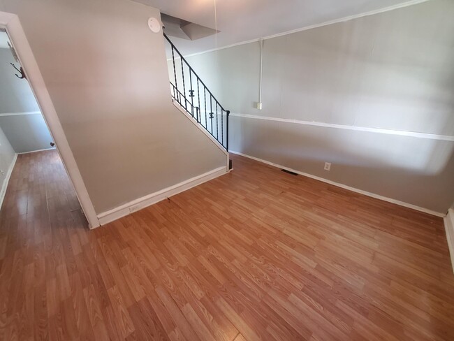 Building Photo - 1736 Fairview St