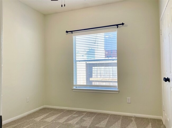 Building Photo - 4630 Jaymar Dr