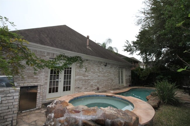 Building Photo - 1648 Lakeside Enclave Dr
