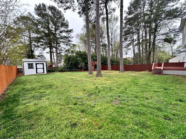 Building Photo - 242 N Marion Dr