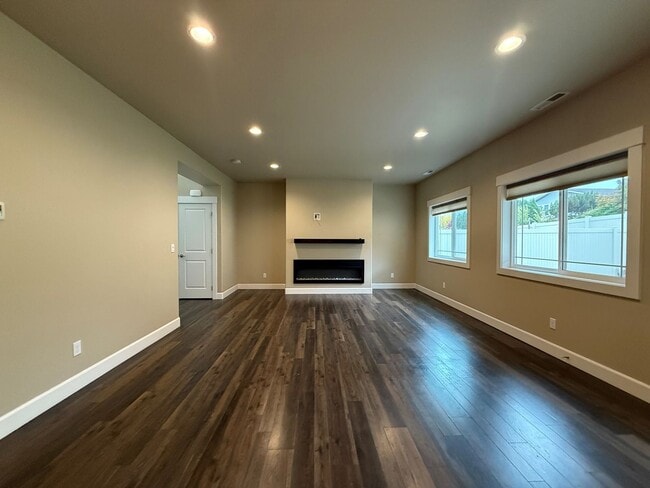 Building Photo - 15081510