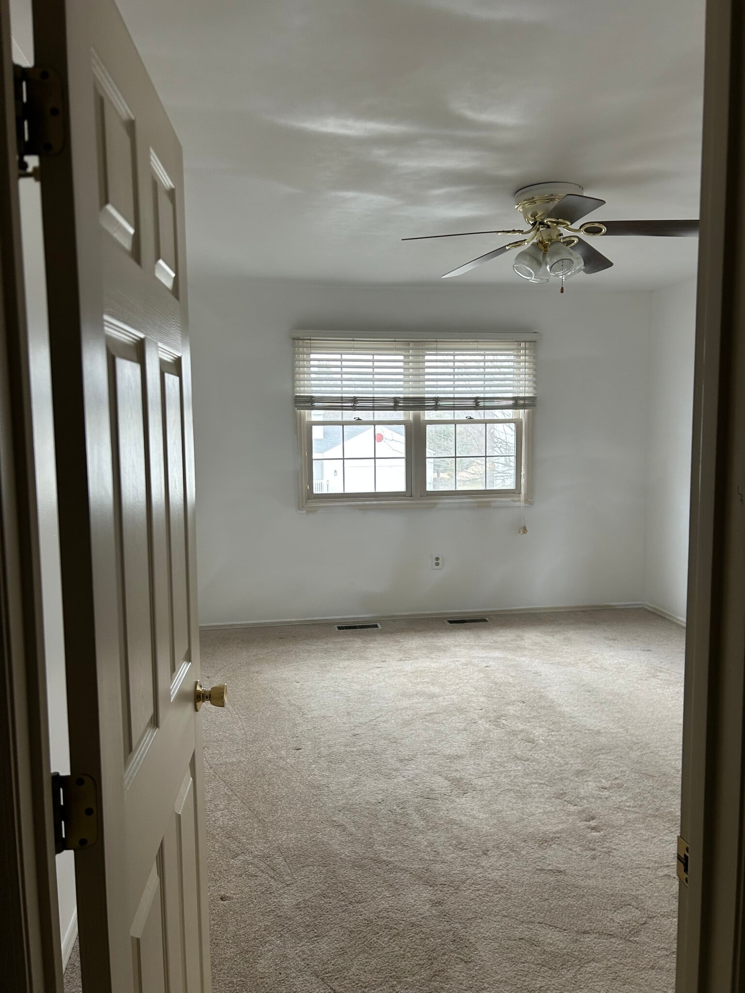 Building Photo - 19 Sycamore Dr