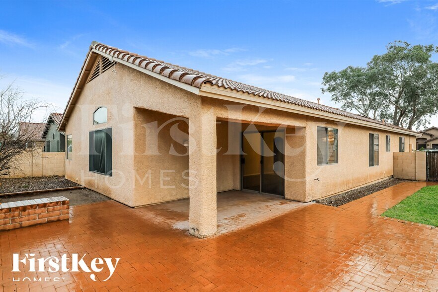 Building Photo - 6951 W Red Rock Dr