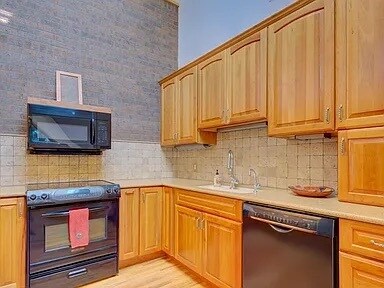 Kitchen - 519 Sugarloaf Rd