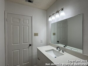 Building Photo - 10207 Raven Field Dr