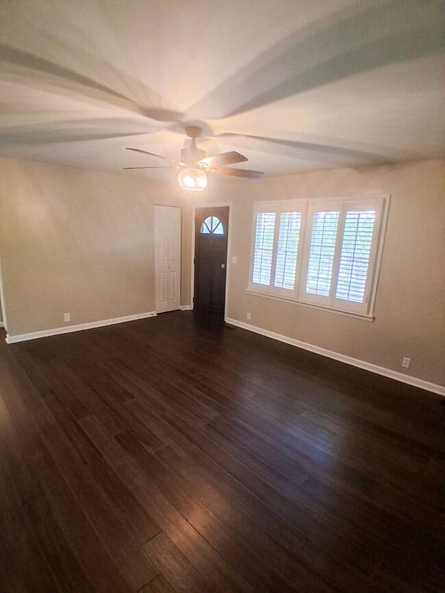 Building Photo - MOVE IN SPECIAL: $300 OFF FIRST MONTH'S RENT