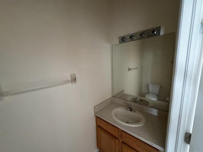 Building Photo - 13903 Abbey Ln