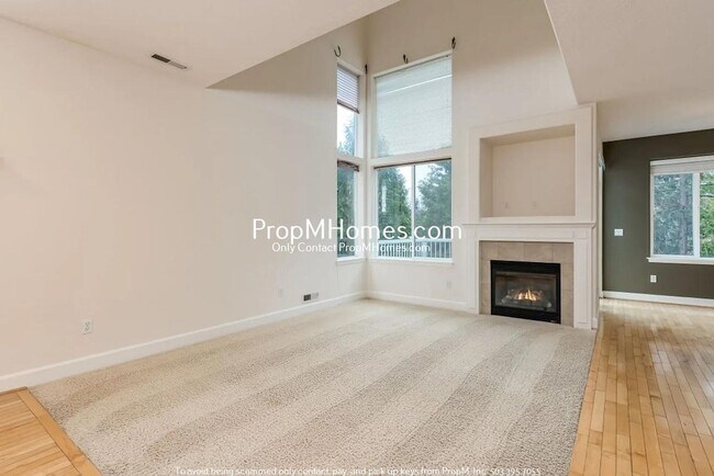 Building Photo - Spacious Three Bedroom Home on Bull Mountain - Gated Street!