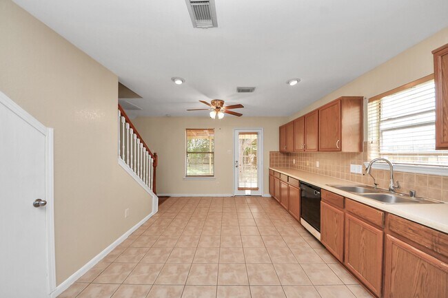 Building Photo - 8127 Tassel Field Ln