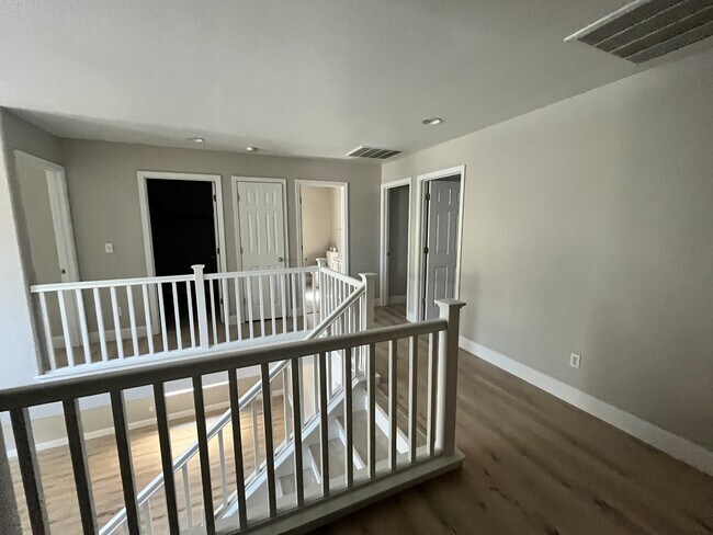 Building Photo - 1134 Kestrel Dr