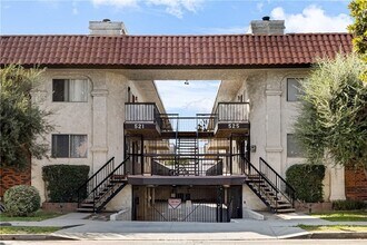 Building Photo - 525 Concord St