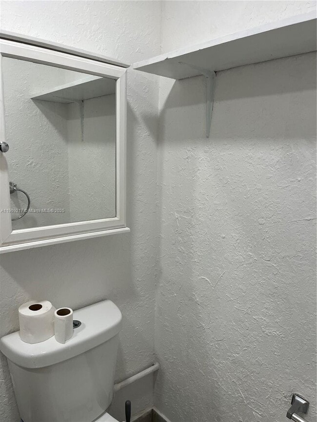 Building Photo - 1625 NW 9th Ave