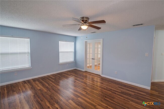 Building Photo - 402 Preakness Cir