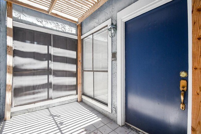 Building Photo - 3200 S Gessner Rd