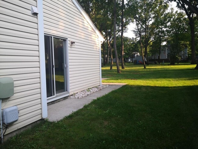 Building Photo - 709 Dartmouth Dr