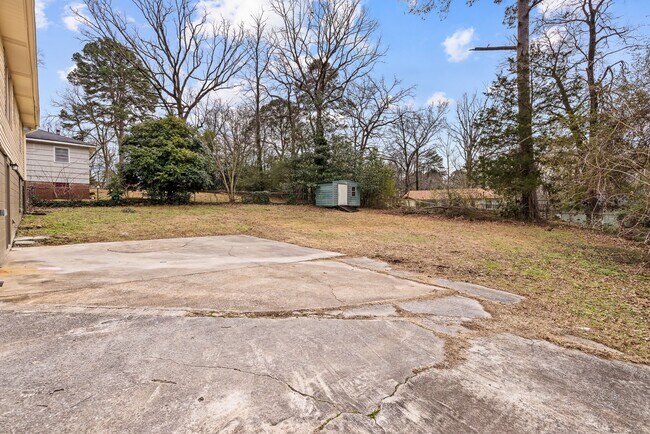 Building Photo - 1321 5 Mile Rd