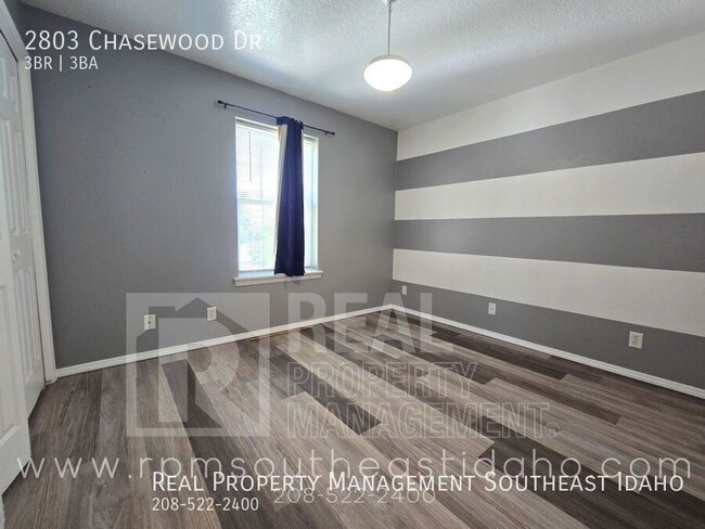 Building Photo - 2803 E Chasewood Dr