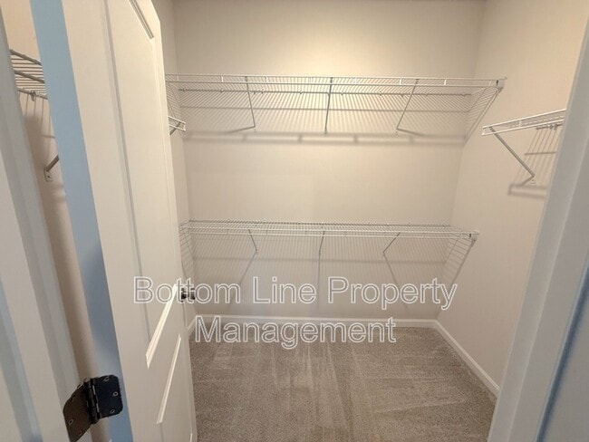 Building Photo - 7025 Running Spg Dr