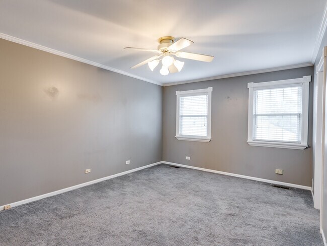 Building Photo - 325 Loomis St