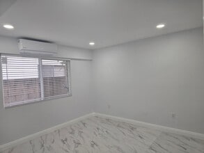 Building Photo - Cozy Unit in Westminster for Lease