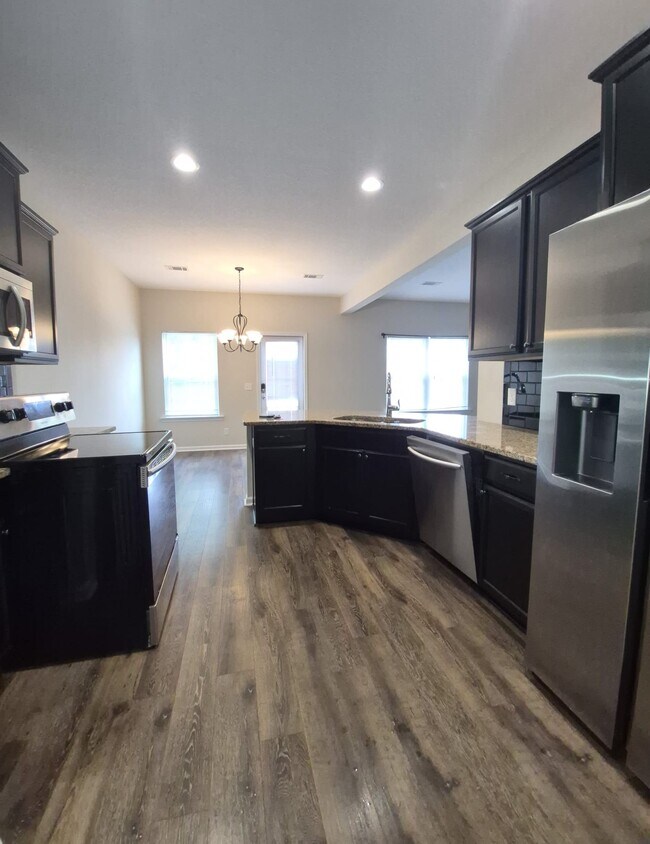 Building Photo - 33 Trask Cir