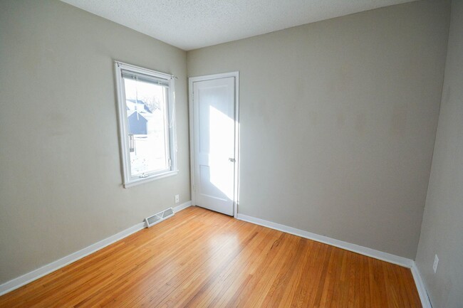 Building Photo - Cute, Remodeled 2br Home, Like New!