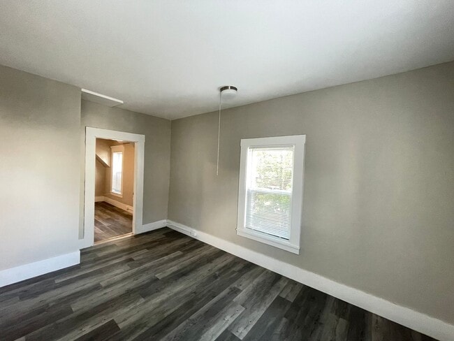 Building Photo - 325 Amherst St