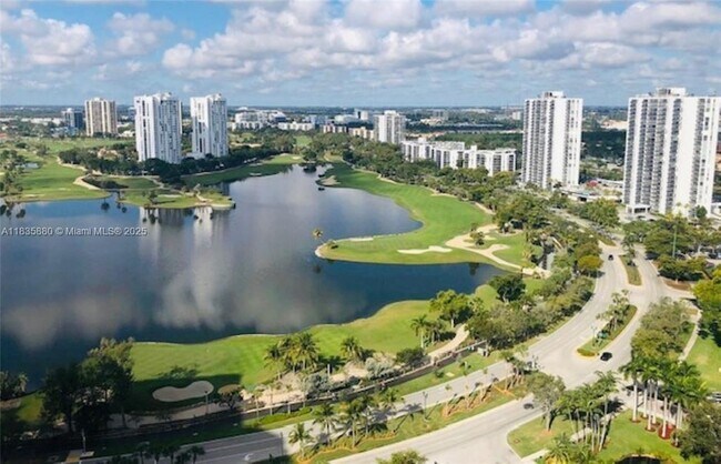 Building Photo - 3301 N Country Club Dr