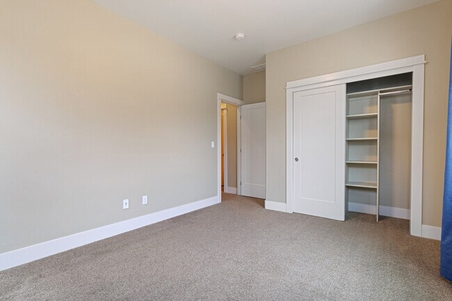 Building Photo - 3846 S Caddis Pl