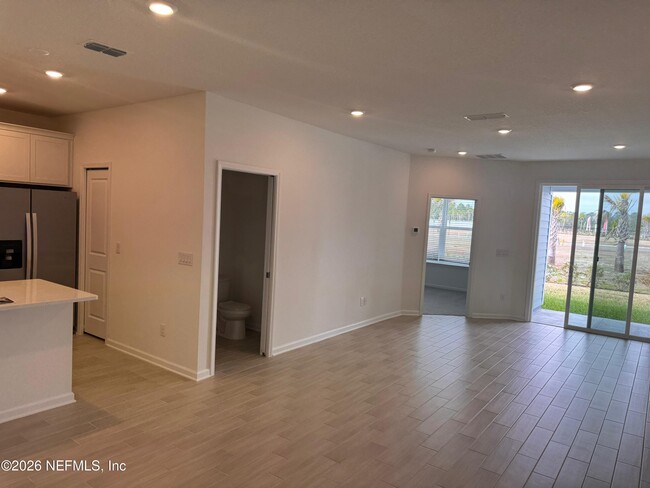 Building Photo - 109 Silver Myrtle Ct