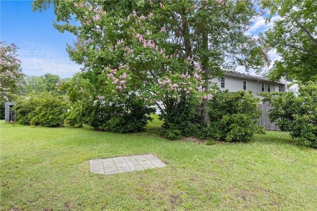 Building Photo - 2008 Fawnwood Common