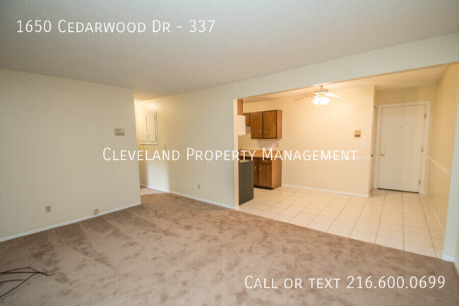 Building Photo - Convenient Westlake Condo!