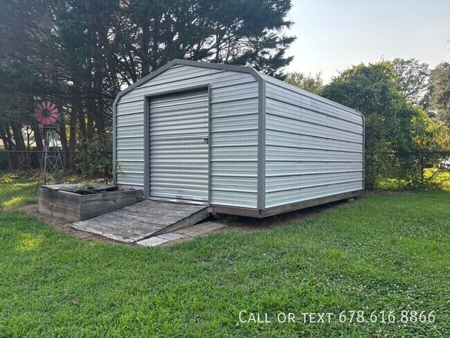 Building Photo - 560 Lee Byrd Rd