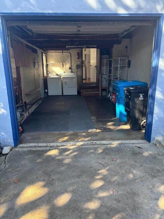 Building Photo - 139 D St