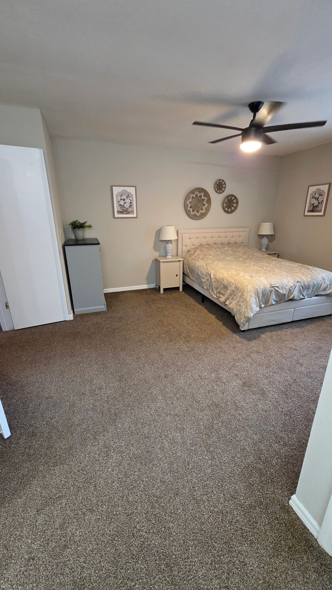 Building Photo - 16084 Dawnview Dr